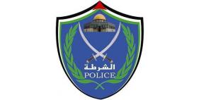 الشرطة تقدم مساعدات للعائلات المتضررة من مياه الامطار بقلقيلية