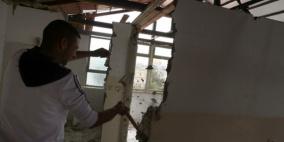 الاحتلال يجبر عائلة مقدسية على هدم منزلها