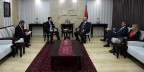 الحمد الله يبحث مع المفوض العام للاونروا سبل تحسين الخدمات المقدمة للاجئين