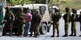 الاحتلال يعتقل ثلاثة مواطنين من يطا