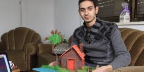 ترك المدرسة ويطمح للعالمية