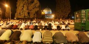 الاحتلال يمنع المواطنين ممن تقل أعمارهم عن 50 عاما من أداء صلاة الفجر بالأقصى