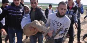 اصابتان بالرصاص الحي وحالات اختناق في مواجهات وسط القطاع