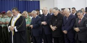 الحمد الله يؤدي صلاة الأضحى في الرئاسة  ويضع إكليلا من الزهور على ضريح الرئيس الراحل عرفات