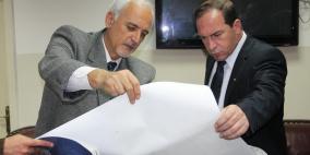 المحافظ كميل يدعو لتشكيل لجنة دولية لدراسة أثار المصانع الكيماوية غرب طولكرم