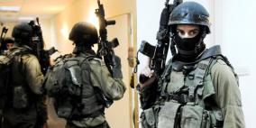 الاحتلال يداهم عدة منازل بقرية بيت عور الفوقا ويعتدي على شاب