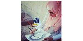 "الكانسون".. مرسم  الفتاة روشن الذي يحتضن موهبتها