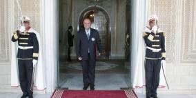 الرئيس التونسي  الباجي السبسي  يكرم السفير  سلمان الهرفي بمنحه وسام الجمهورية من الدرجة الاولى