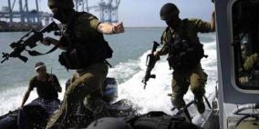 بحرية الاحتلال تعتقل صيادين وتصادر مركبهما شمال غزة