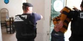 الشرطة تقبض على شخص بتهمة حيازة مواد مخدرة في ضواحي القدس