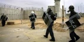 سجن "جلبوع": إدارة السّجن تعاقب أسرى الشعبية