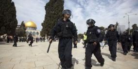 الاحتلال يعتقل موظفا في الأقصى