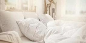 لماذا يضع الرسول صلى الله عليه وسلم يده تحت خده عند النوم؟