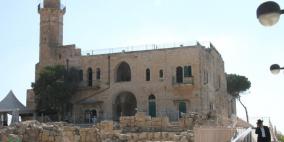 الاحتلال يشرع بترميم اجزاء من مسجد النبي صموئيل التاريخي