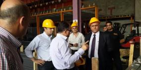 محافظ نابلس يقوم بزيارة  الى  مصنع نابكو للالمنيوم