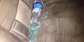 بالصور: مستوطنون يعتدون على فتاة ويحاولون خطفها