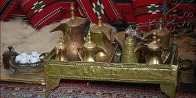 بالصور: مواطن يحول منزله إلى متحف يستقبل الزائرين في خانيونس