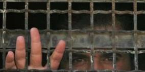 قوات القمع تعتدي على الأسير علاء الهمص