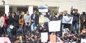 آلاف المعلمين يتعصمون أمام مقر مجلس الوزراء برام الله