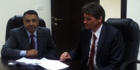 اتفاقية لإقامة محطة طاقة شمسية لتوليد الكهرباء في طوباس