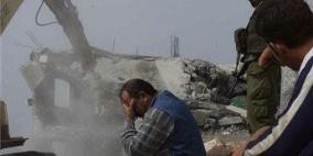 قوات الاحتلال تهدم منزلين و5 بركسات زراعية شمال اريحا