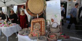 معرض " بازار نوار اللوز وسط رام الله