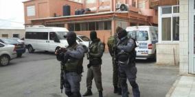 قوات الاحتلال تعتدي على مسيرة سلمية امام مشفى المقاصد