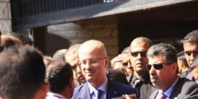 رئيس الوزراء يعلن عن دعم بلدة قفين خلال فعالية مساعدة المزارعين في قطف الزيتون