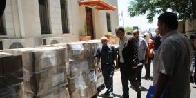 محافظ طولكرم يعلن تسليم (700) طرد غذائي للعائلات الفقيرة  ضمن منحة من الصندوق العربي