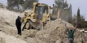 الاحتلال يجرف أراضي زراعية جنوب جنين