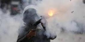 إصابة عشرات المواطنين بينهم مقعد بحالات إختناق في قرية رمانة