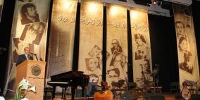 الرئيس يقيل 25 عضوًا من مجلس أمناء مؤسسة محمود درويش