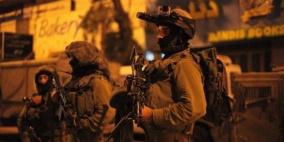 الاحتلال يشن حملة دهم وتفتيش واعتقال بالخليل