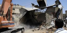 القدس: جرافات الاحتلال تهدم 4 منشآت سكنية وتجارية في العيسوية