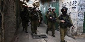 الاحتلال يعتقل 7 مواطنين بينهم 5 أشقاء من نابلس