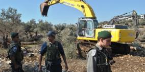 جرافات الاحتلال تهدم خيمة سكنية جنوب شرق يطا