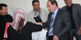 طولكرم: جمعية الشباب تقدم طرودا غذائية وعينية لعدد من الاسر الفقيرة