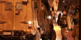 بيت لحم: الاحتلال يعتقل شابا ويستدعي أربعة آخرين