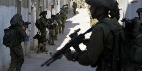 الاحتلال ينفذ حملة اعتقالات وتخريب واسعة في مخيم بلاطة