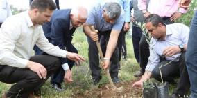 الوزير عساف يختتم فعاليات يوم الأرض بتفقّد الخليل