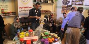 في يومه الثاني: معرض الغذاء الفلسطيني يلقى إقبالا واسعا من قبل المواطنين