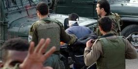 الاحتلال يعتقل شابا جنوب بيت لحم ويداهم عدة منازل