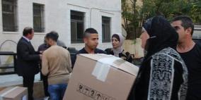 الرابطة العربية للأسرى والمحررين في الداخل تقدم  طروداً من الملابس للأسرى في سجون الاحتلال