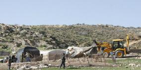 الاحتلال يهدم خيمتين شرق يطا