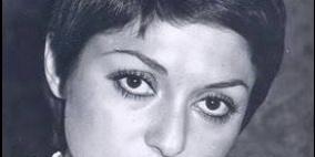 مرسيل يلحن قصيدة  درويش "يطير الحمام يحط الحمام أعدّي لي الأرض كي أستريح . فإني أحبّك حتى التعب " ... .