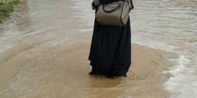 الأمطار "تسجن" قرية قاع القرين!