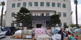 حلحول وبلديتها تسيّر عدة شاحنات تموينية لدعم صمود غزة