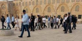 مستوطنون يسـتأنفون اقتحام الأقصى والاحتلال يواصل حصاره عسكريا