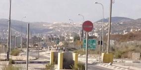 قوات الاحتلال تغلق حاجز حوارة