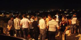 أهالي الخليل يعاينون صواريخ المقاومة قبل سقوطها في المستوطنات